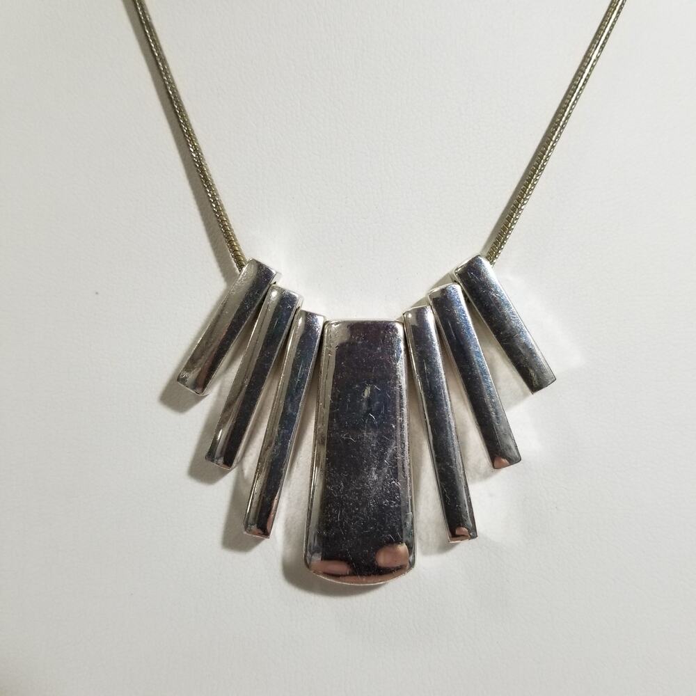 LC Liz Claiborne necklace silvertone 16'' 2 1/2'' ex. 1.1696